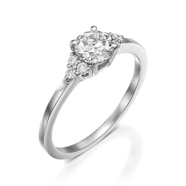 טבעת אירוסין זהב לבן ויהלום עגול ומשני צדיו שלושה יהלומים עגולים