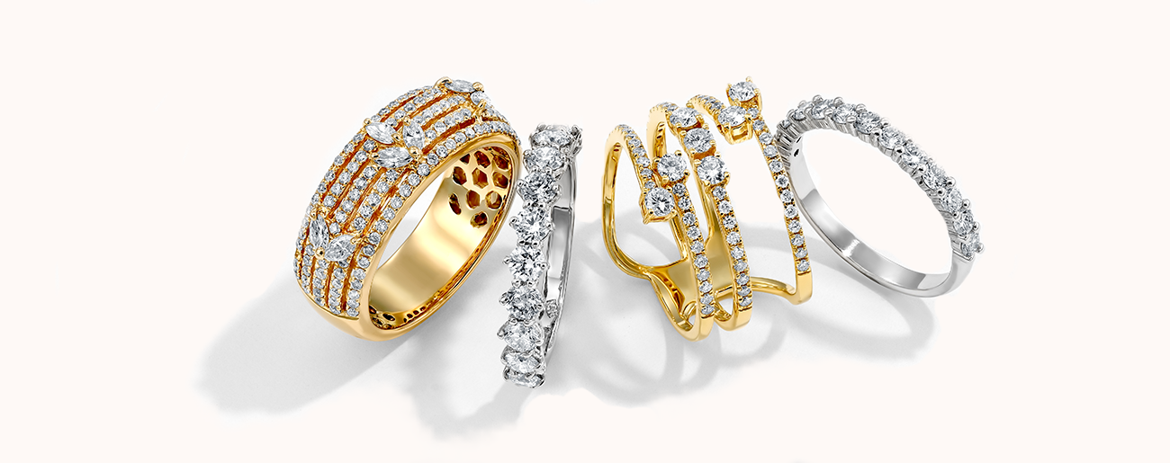 טבעות יהלומים בעיצובים שונים בזהב צהוב, ורוד ולבן