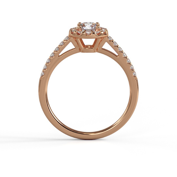 טבעת אירוסין בזהב ויהלומים יהלום מרכזי מוקף הילה של יהלומים עם יהלומים על מחצית החישוק