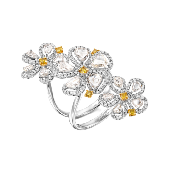 טבעת יהלומים מיוחדת מעוצבת בדוגמת פרחים