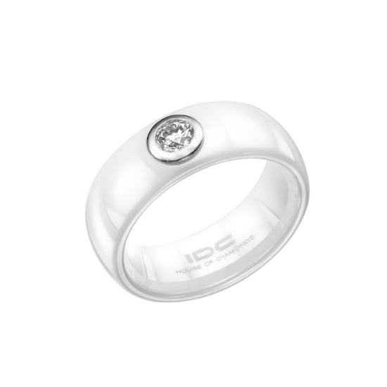 טבעת קרמיקה לבנה משובצת ביהלום
